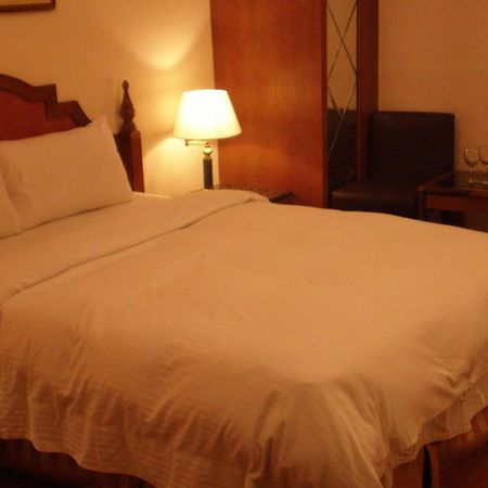 Emperor Hotel Гаосюн Экстерьер фото