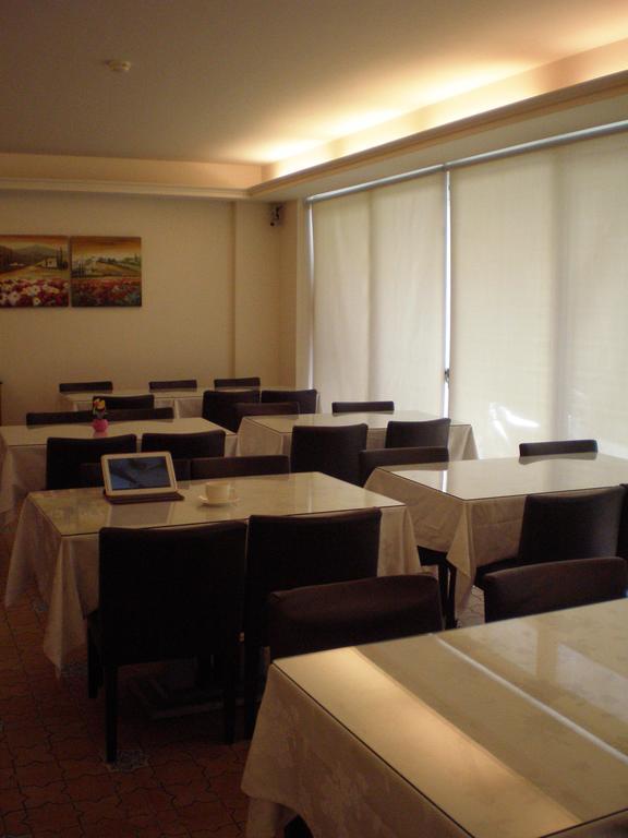 Emperor Hotel Гаосюн Экстерьер фото