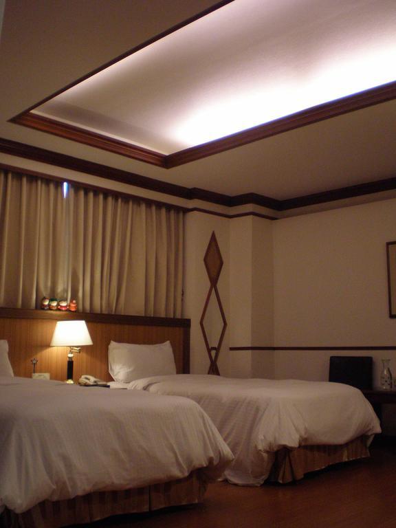 Emperor Hotel Гаосюн Номер фото
