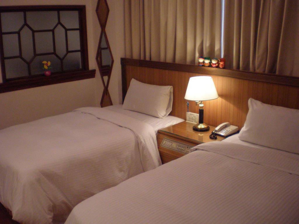 Emperor Hotel Гаосюн Номер фото