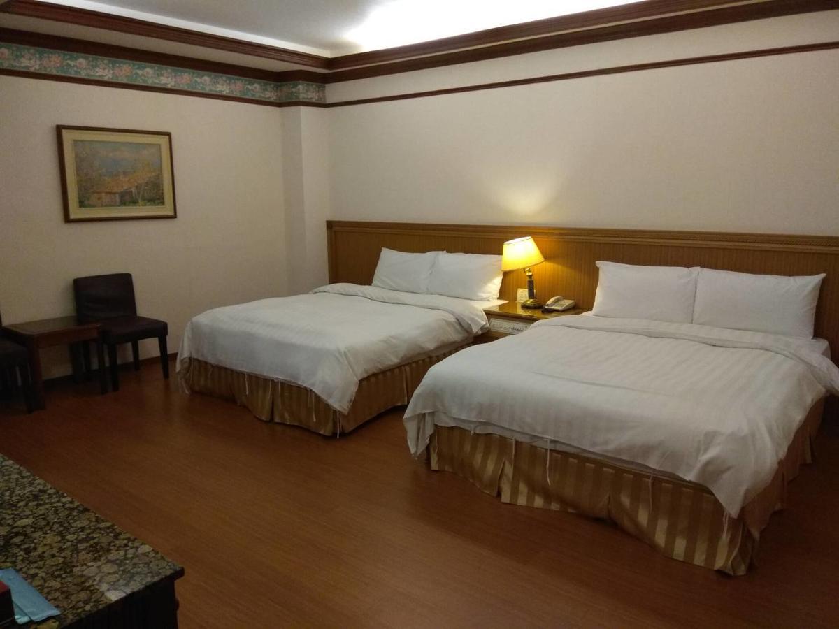 Emperor Hotel Гаосюн Экстерьер фото