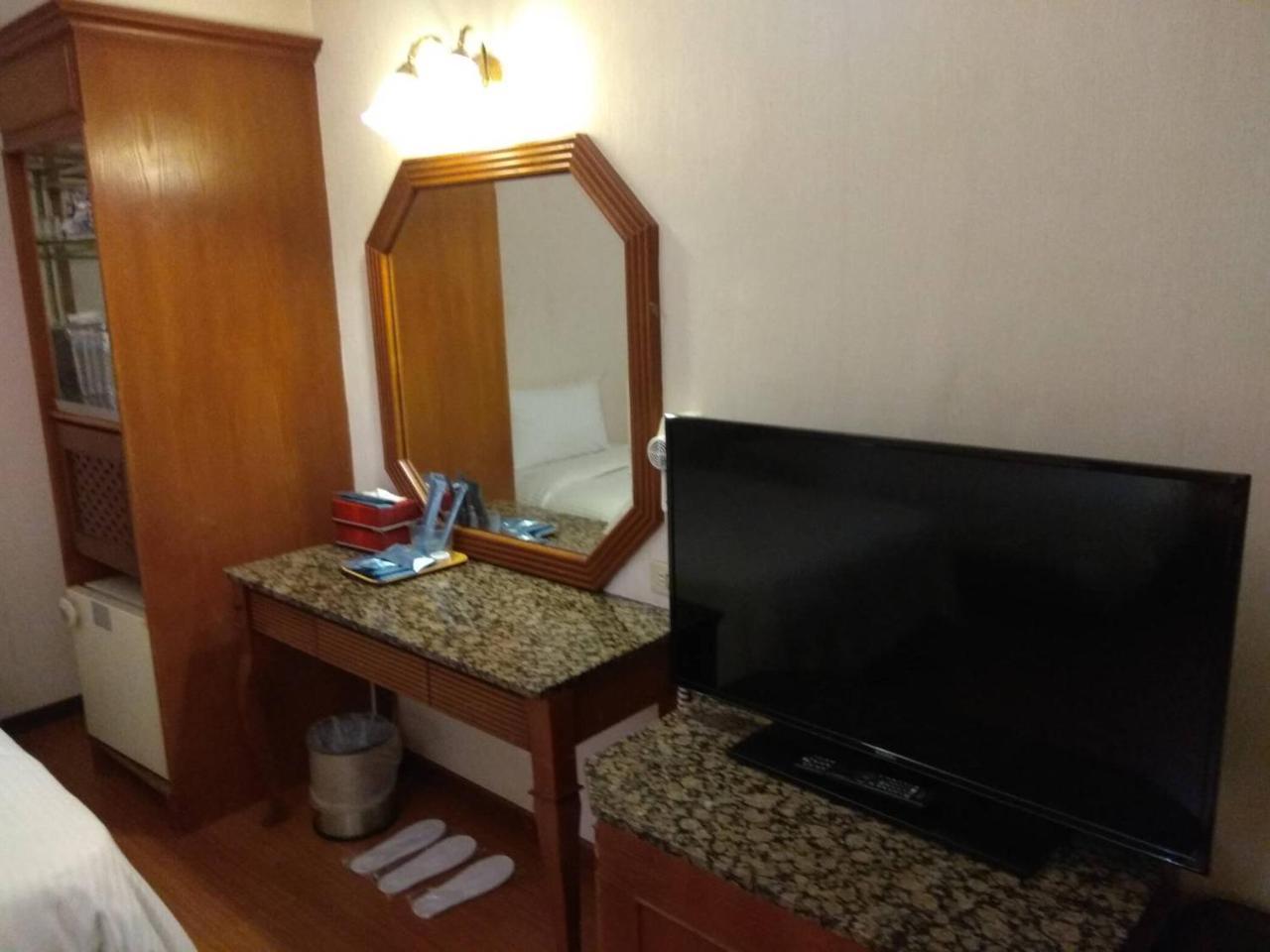 Emperor Hotel Гаосюн Экстерьер фото