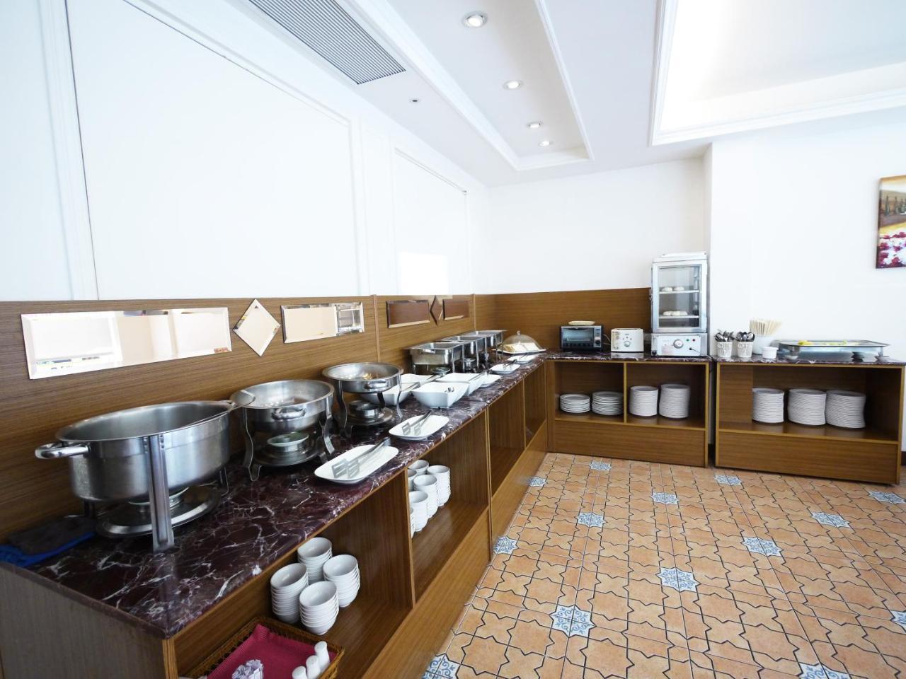 Emperor Hotel Гаосюн Экстерьер фото